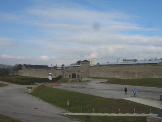 Vue exterieure du camp,